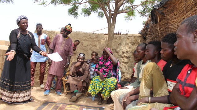Ending Open Defecation in the Sahel : Successful outcomes of a Pilot Project combining  CLTS with Social art